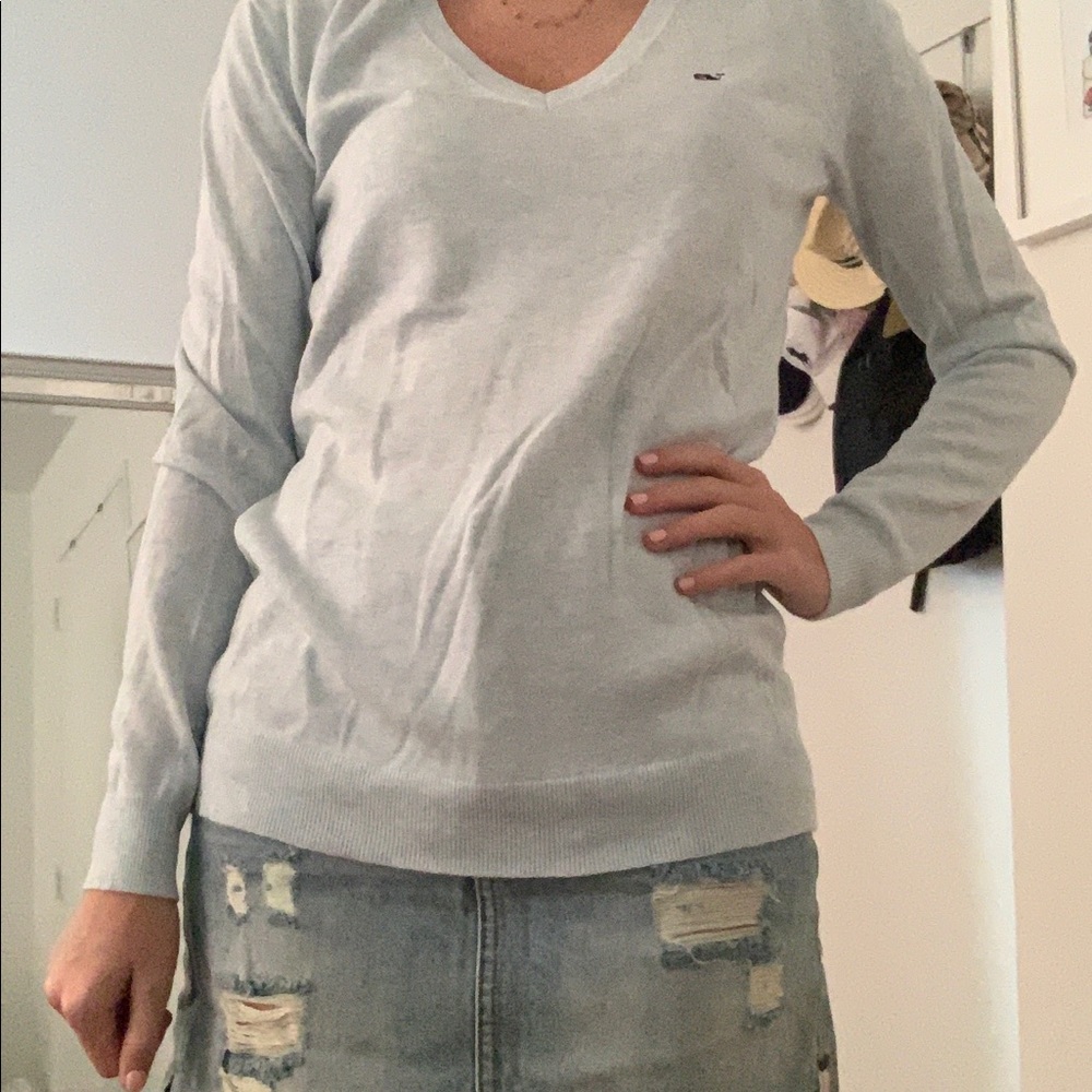 Light blue vineyard vines sweater